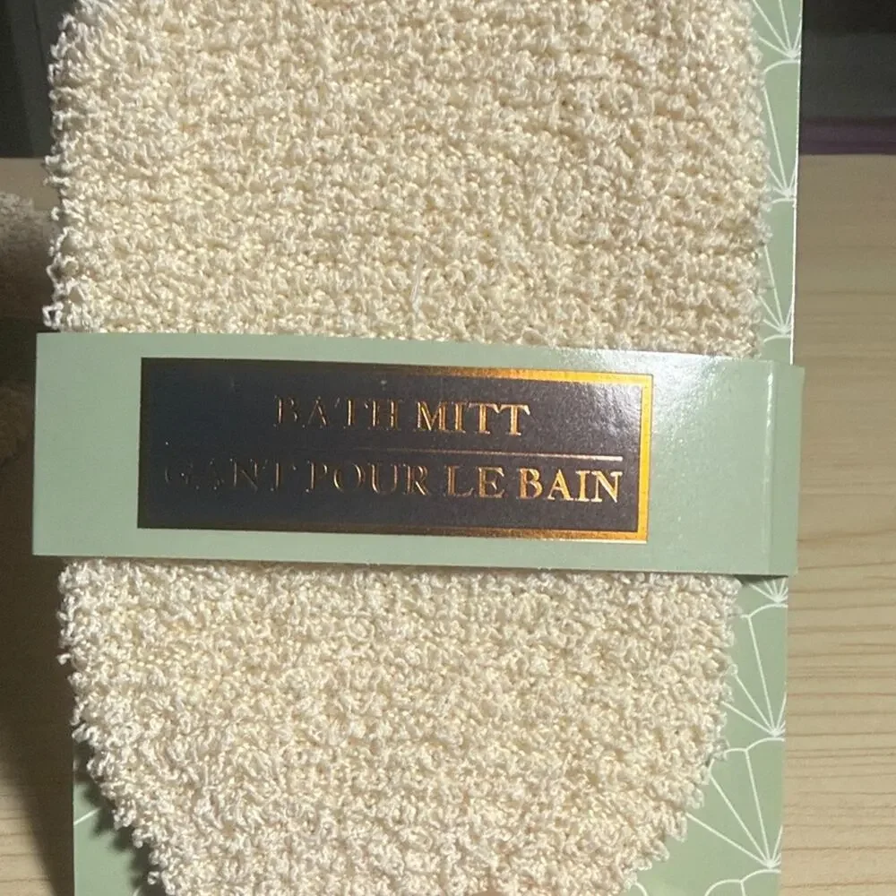Exquisite Cream Bath Mitts for Gentle Cleansing